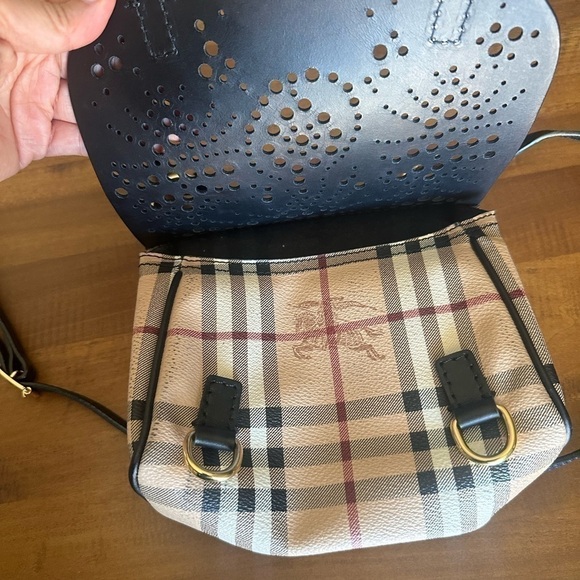 BURBERRY: MINI FLAP BAG (AUTHENTIC) - Picture 6 of 15